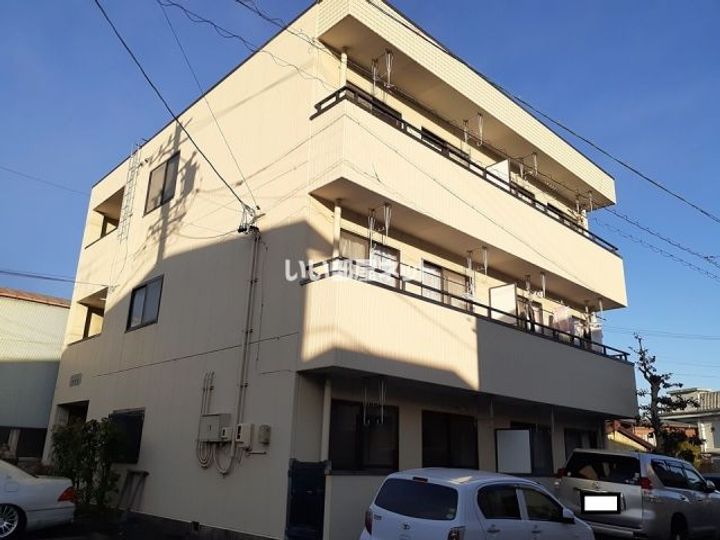 マンションササキの外観