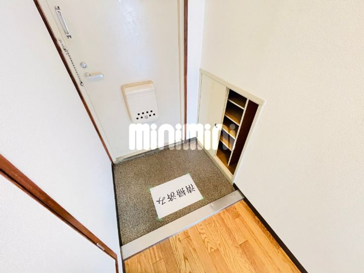 アビタシオンいのうの玄関