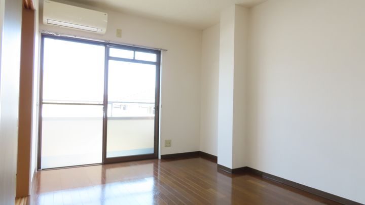 エフケイビルの内装