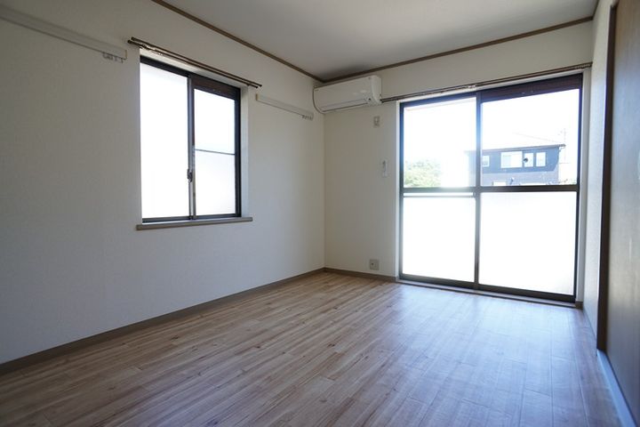 シティエステート南子安の居間