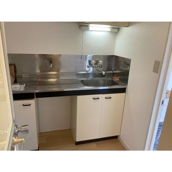 埼玉県東松山市元宿1(アパート)の賃貸物件のキッチン