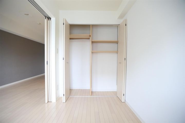 レジディア大通西の居間