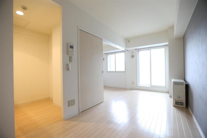 レジディア大通西の居間