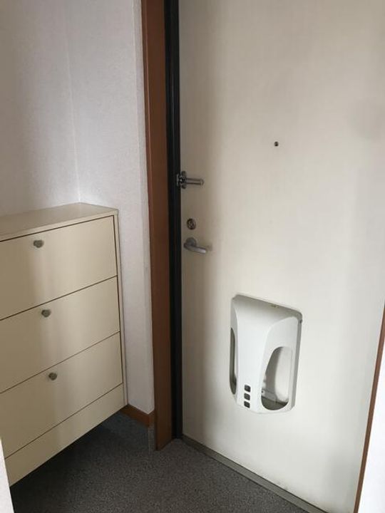 三ツ藤ビルの玄関