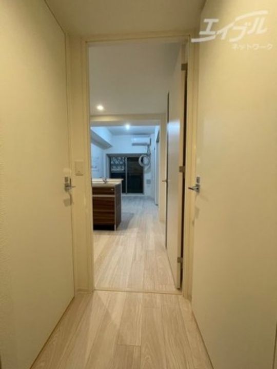 セレニテ新大阪グランデミリューの玄関