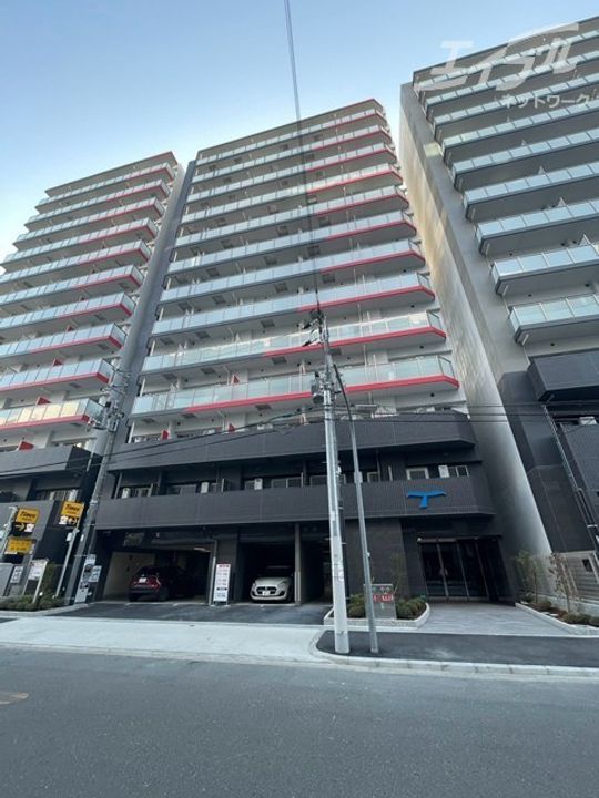 セレニテ新大阪グランデミリューの外観