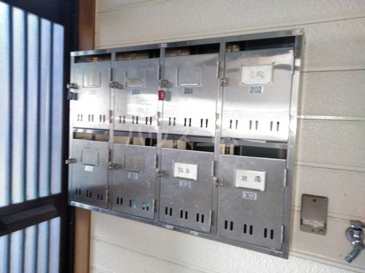 板橋ビルの内装