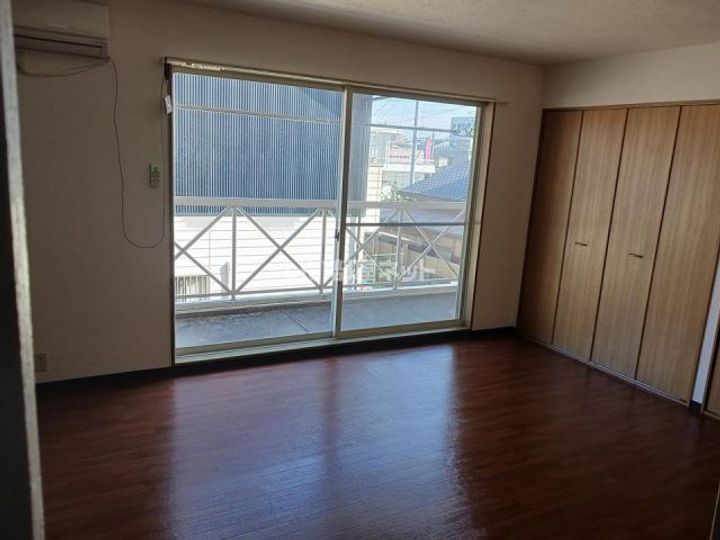 N3(エヌスリー)の居間