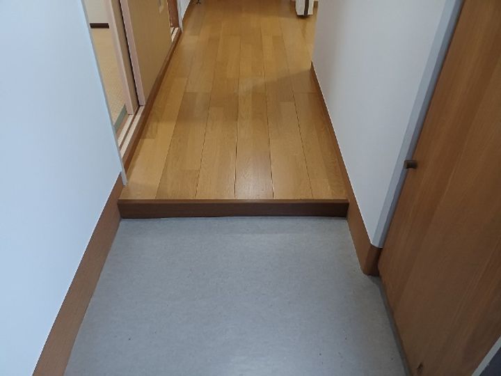 ロイヤルハイツの玄関