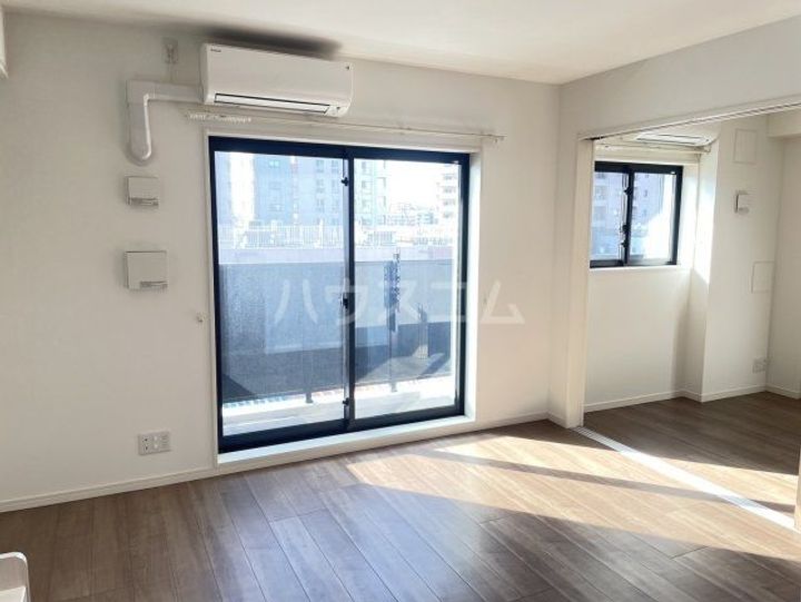 Reframe5池尻大橋の居間