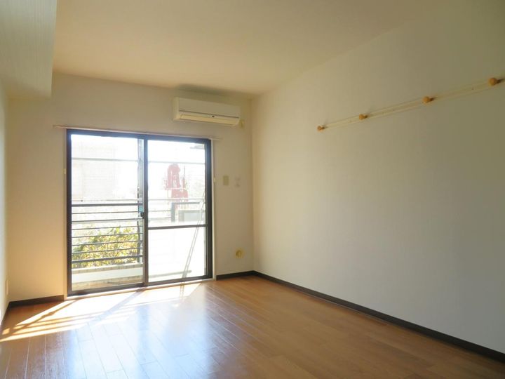 ツインホタルノIIの居間