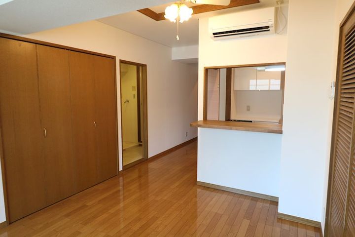 ヴィラ伝馬町の居間