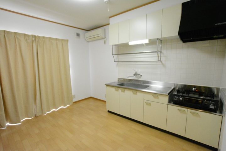 香川県観音寺市観音寺町(アパート)の賃貸物件の居間