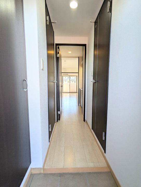 REGINA今津留の玄関