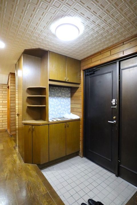 千葉県市川市塩焼4(マンション)の賃貸物件の玄関