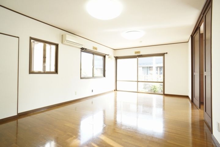 神奈川県逗子市桜山1(一戸建)の賃貸物件の居間