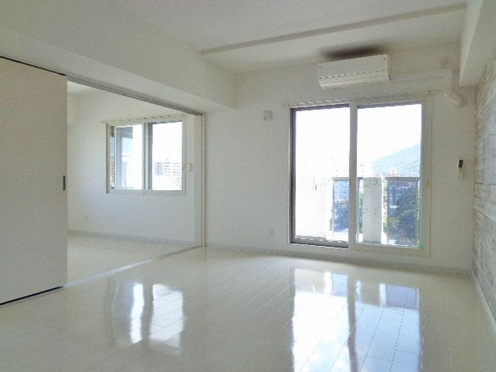 MODENA円山の居間