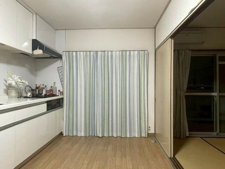 西武百草団地2号棟の居間