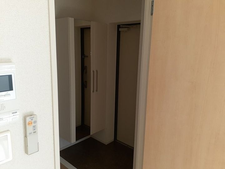 アルカディア浅間町の玄関