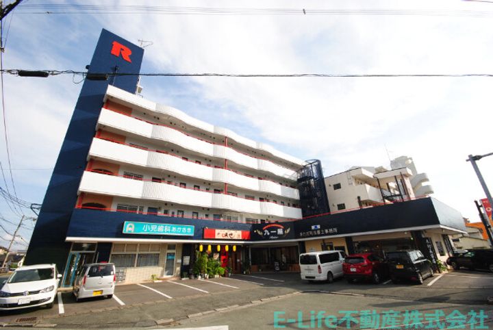 ロイヤルコーポ月出の外観