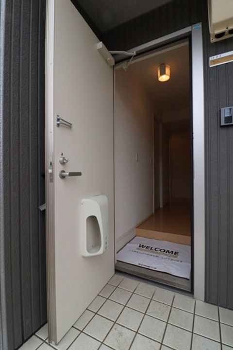 プランドール B棟の玄関