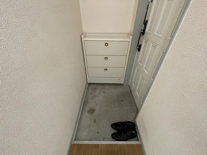 ジュティ参番館の玄関