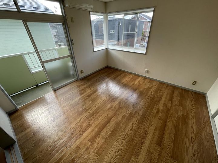 ジュティ参番館の居間