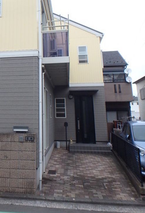 神奈川県横浜市鶴見区東寺尾1(一戸建)の賃貸物件の玄関