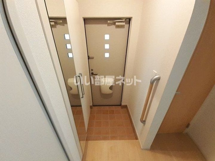愛知県瀬戸市塩草が丘3(アパート)の賃貸物件の玄関