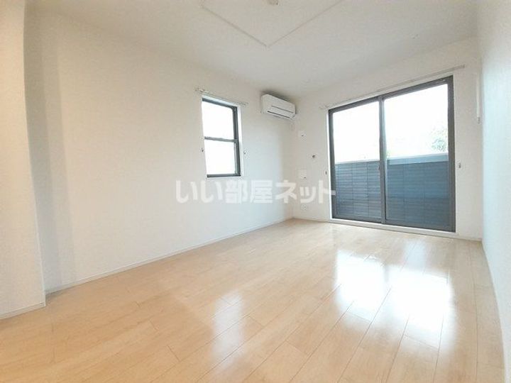 愛知県瀬戸市塩草が丘3(アパート)の賃貸物件の居間