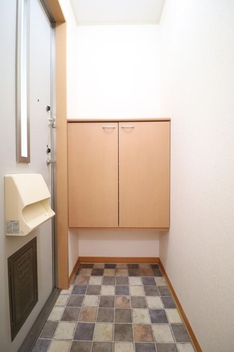 ロイヤルタウン寺町 参番館の玄関