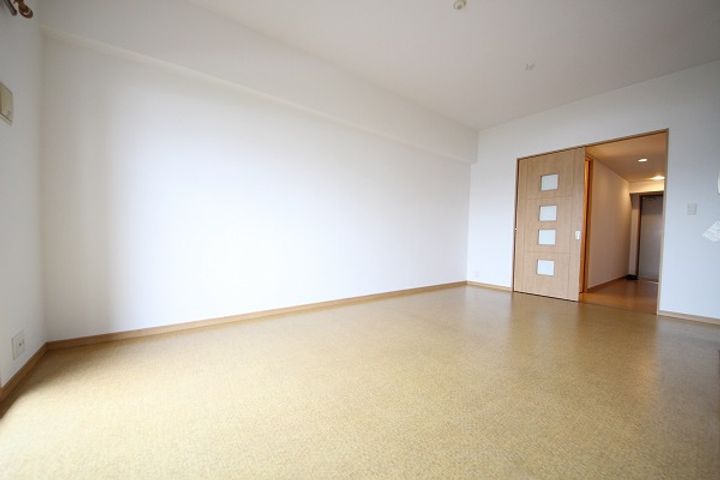 リード大手町の居間