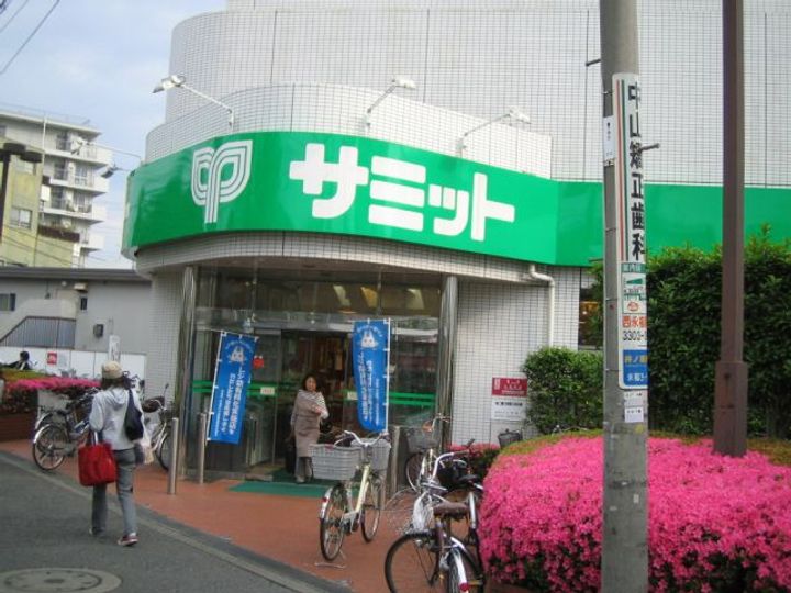 メゾンドヴェールの周辺