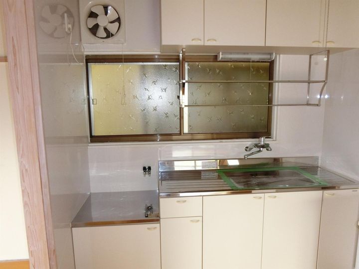 愛媛県今治市広紹寺町2(一戸建)の賃貸物件のキッチン