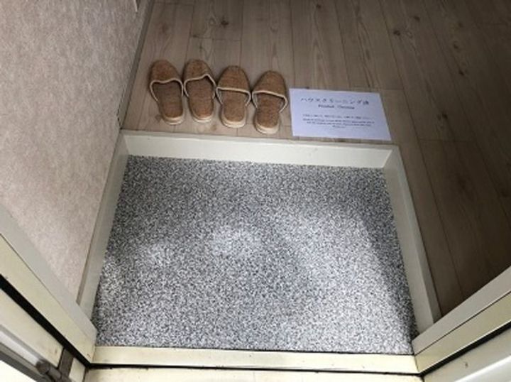 ボンドミールの玄関