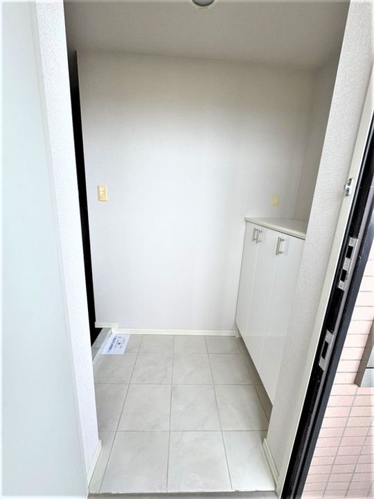 カスタリア荒川の玄関