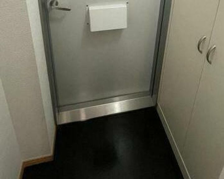 東京都荒川区南千住6(マンション)の賃貸物件の玄関