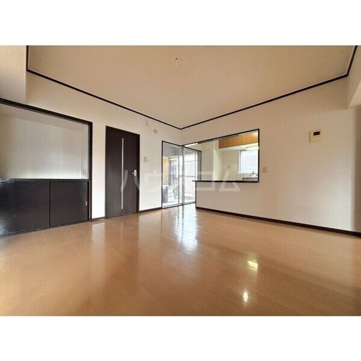 グリーンシャトー杉山の居間