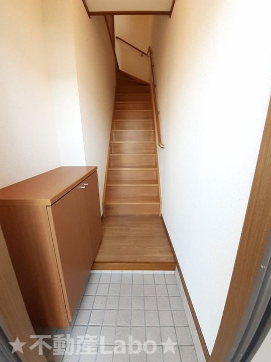 徳島県板野郡北島町中村字江口(アパート)の賃貸物件の玄関