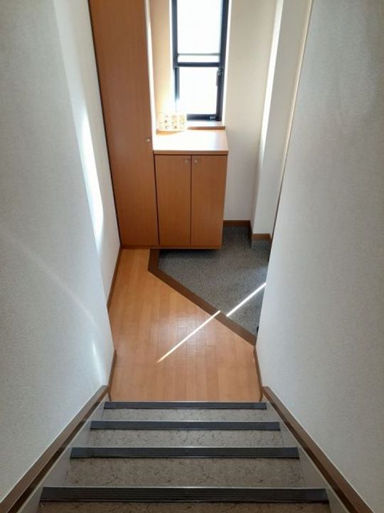 ヴィラエゾBの玄関