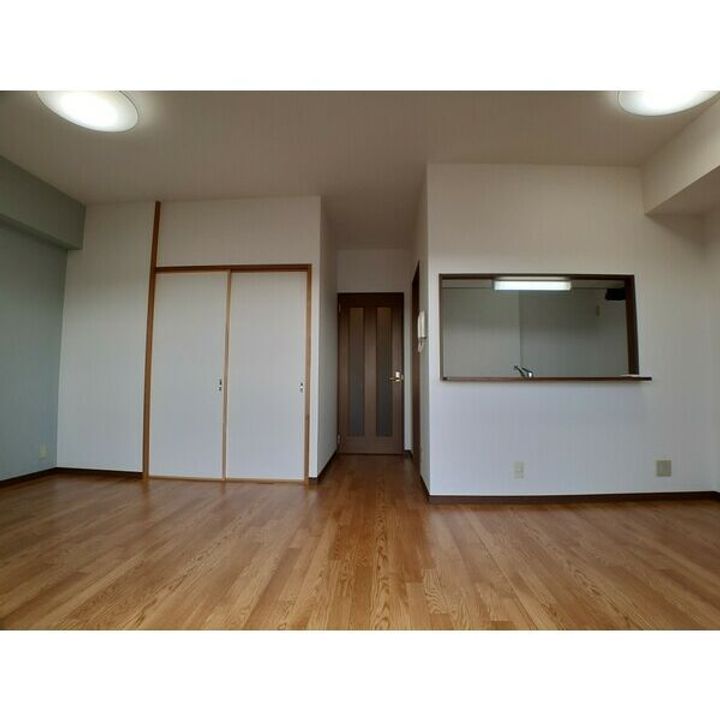 エルグランドの居間