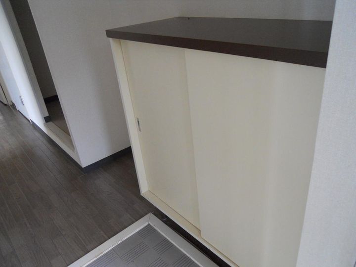 オークパレス川尻の玄関