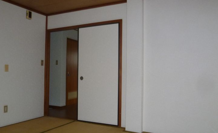 G.oneビルの居間