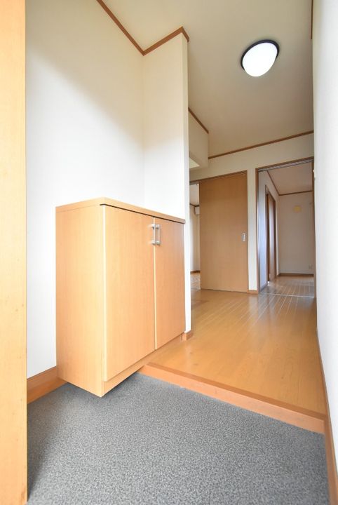 コーポNSK C棟の玄関