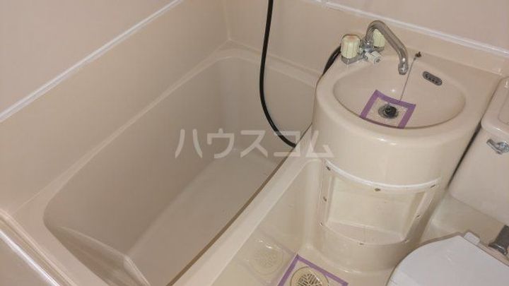 ホワイトゲーブルの風呂