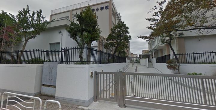 ジュネスの周辺