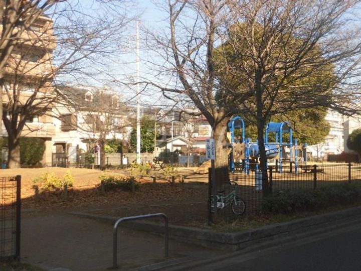 フラットウエストIIの周辺