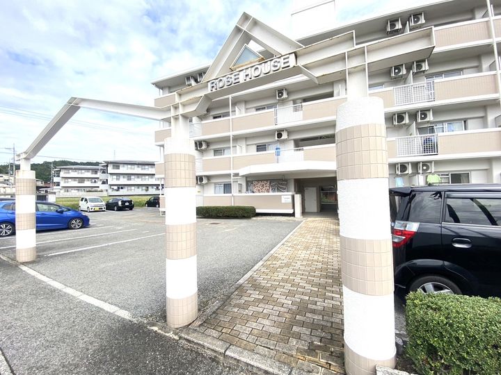 広島県東広島市西条町田口の賃貸マンションの外観