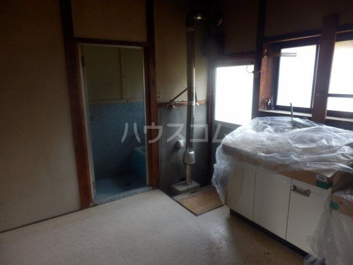 明知山借家の居間