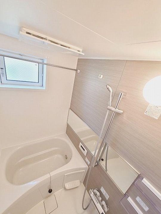 ドッグラン&EVスタンド付築浅物件 『カスタリア』の風呂